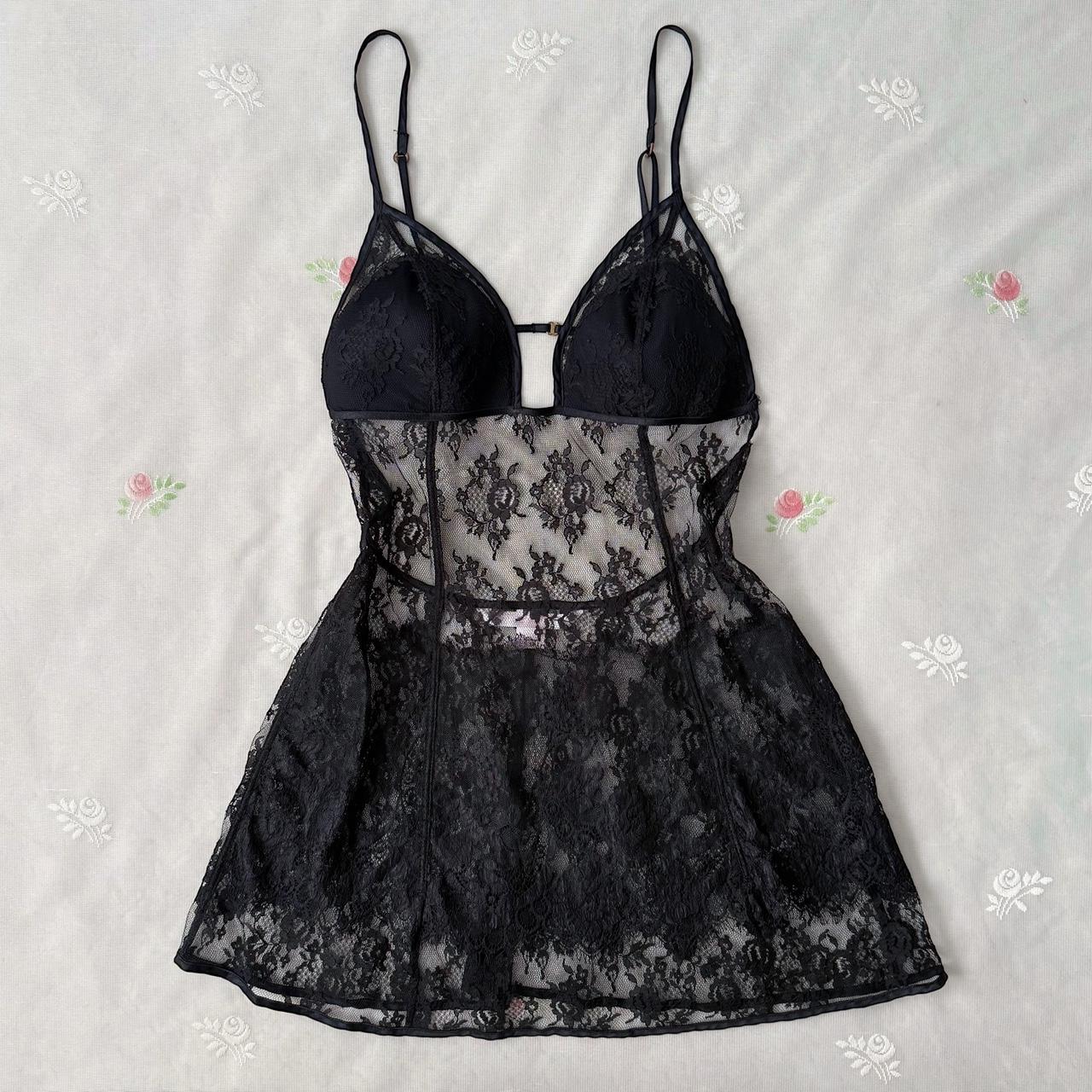 Victoria’s Secret dainty black lace slip (M)