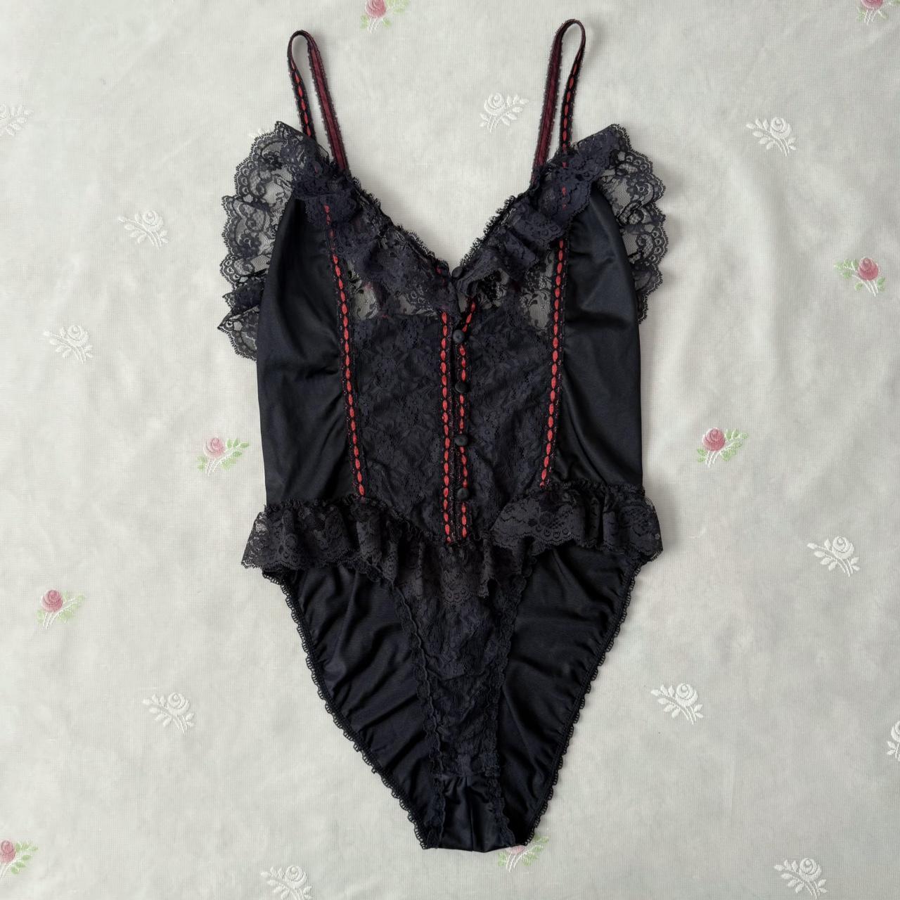 Vintage vampy lace bodysuit (fits L)