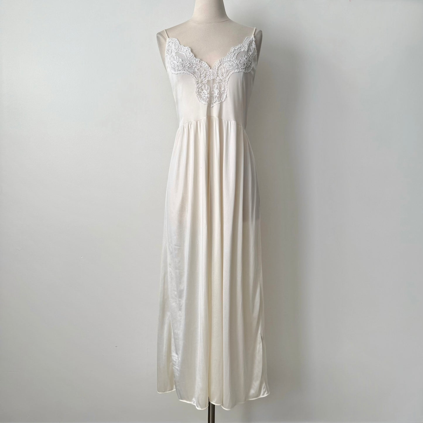 Victoria’s Secret vintage maxi nightgown (M)