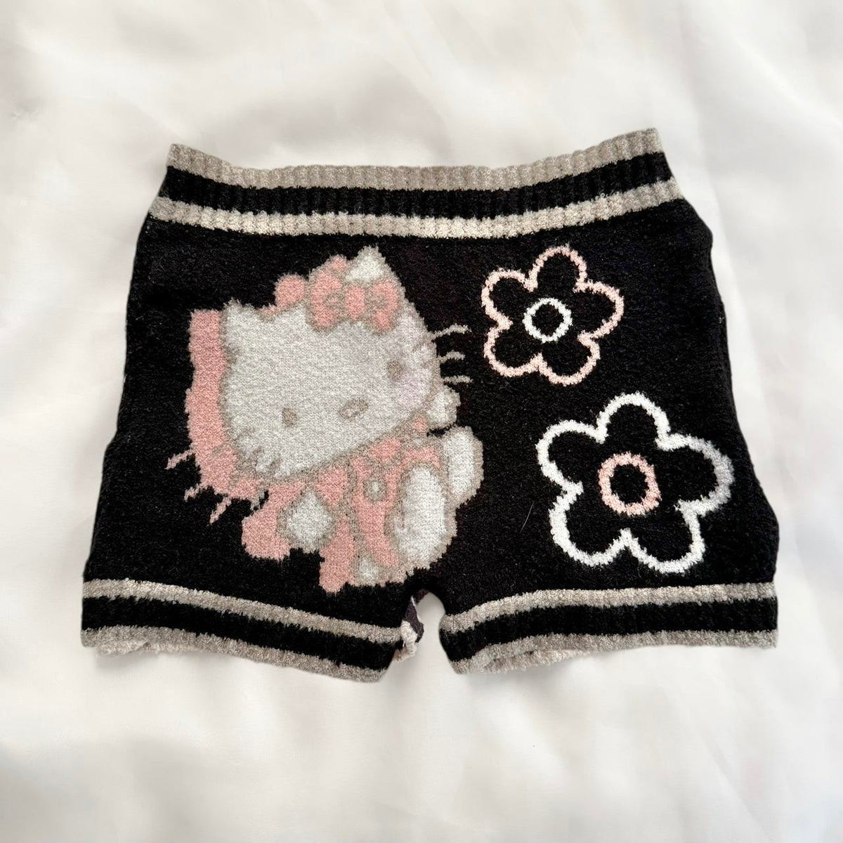 Hello Kitty fuzzy knit shorts (fits XS/S)