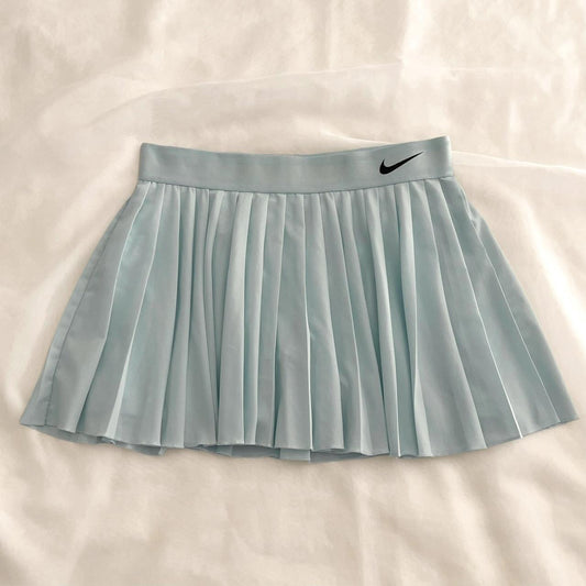 Pleated Nike victory tennis skirt (M)