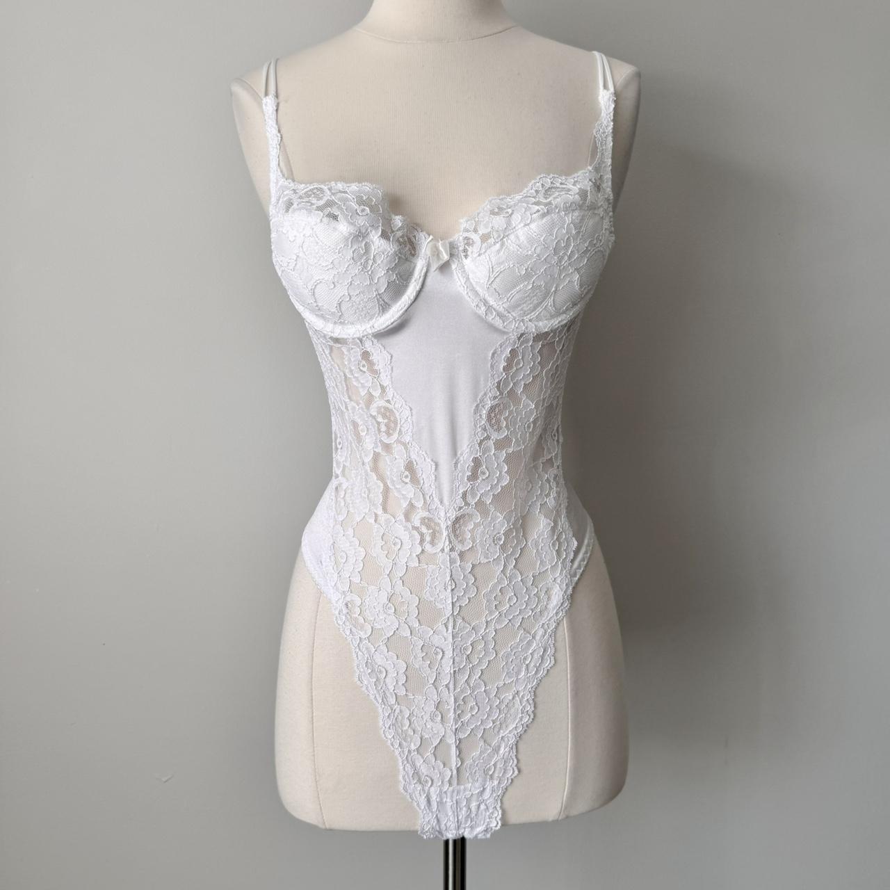 Victoria’s Secret dainty lace bodysuit (34B)