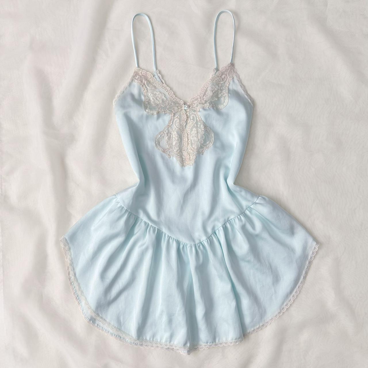 Victoria's Secret dainty vintage nightgown (S)