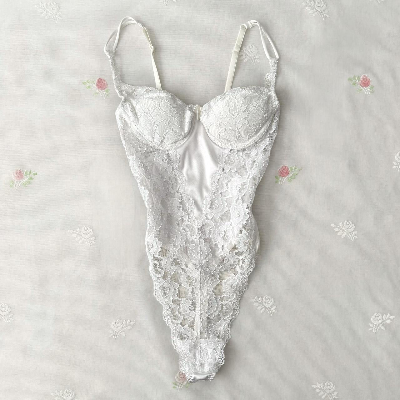 Victoria’s Secret dainty lace bodysuit (34B)