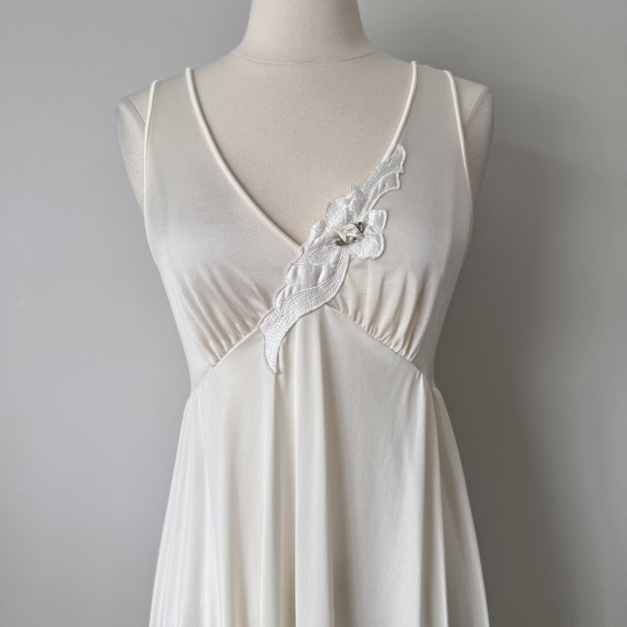 Lorraine vintage ivory nightgown (fits XS-M)
