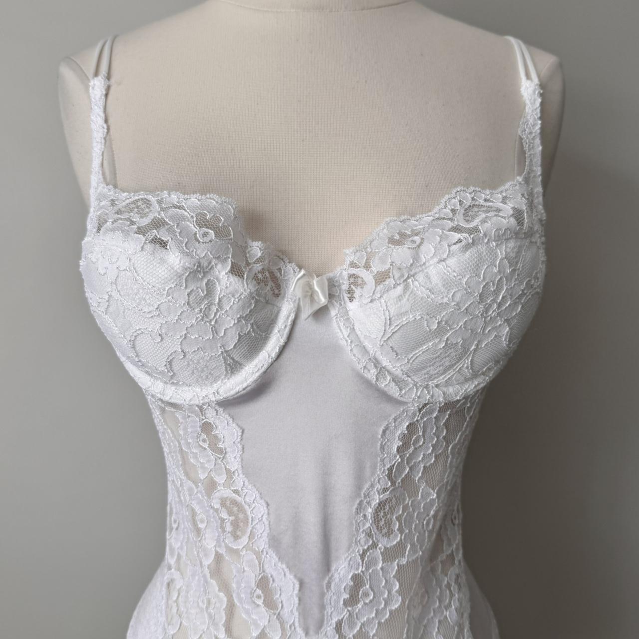 Victoria’s Secret dainty lace bodysuit (34B)