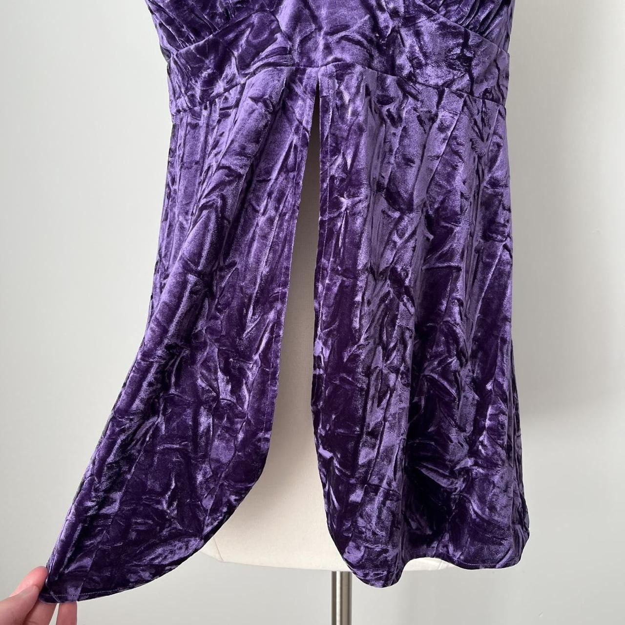 Victoria’s Secret crushed velvet slip dress (M)