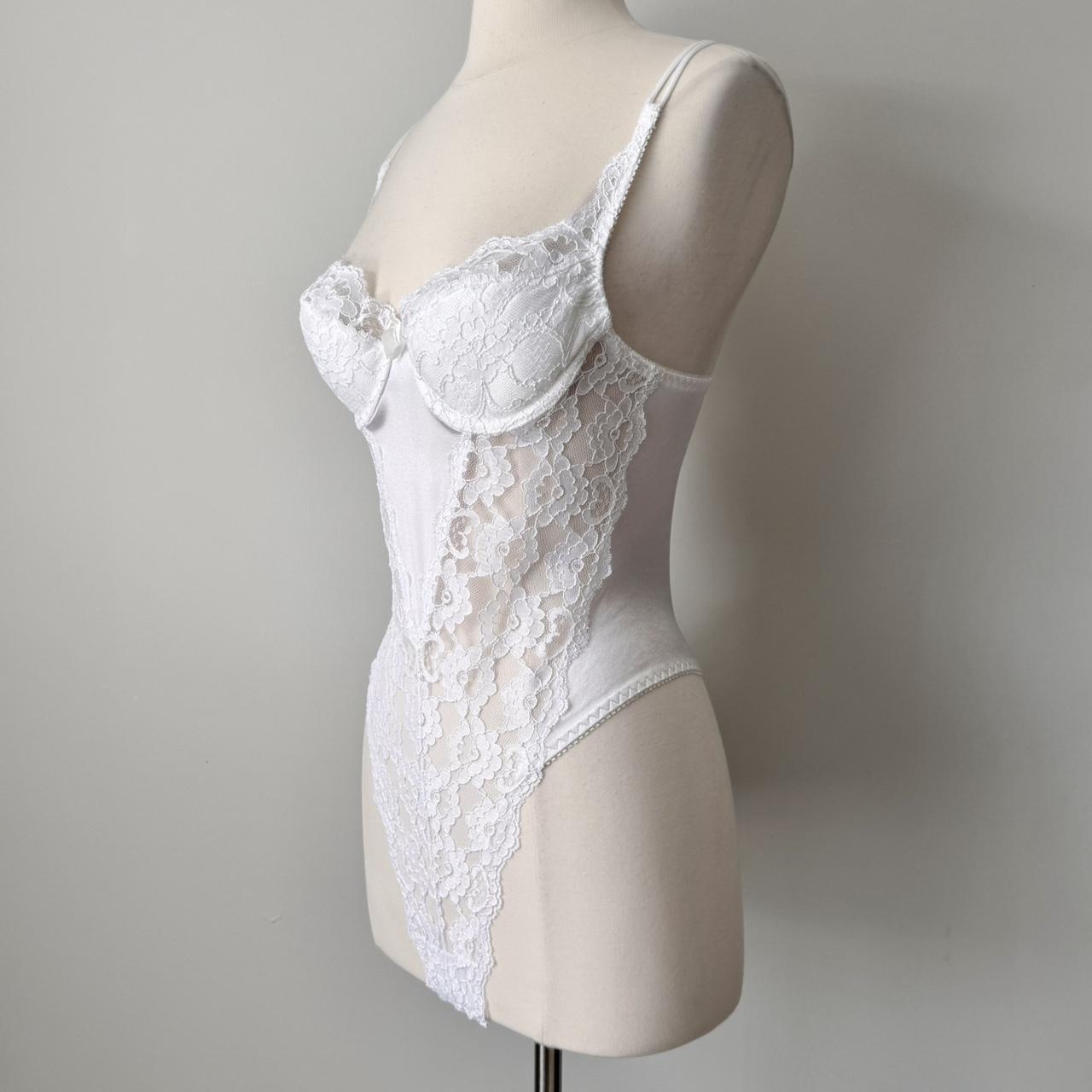 Victoria’s Secret dainty lace bodysuit (34B)